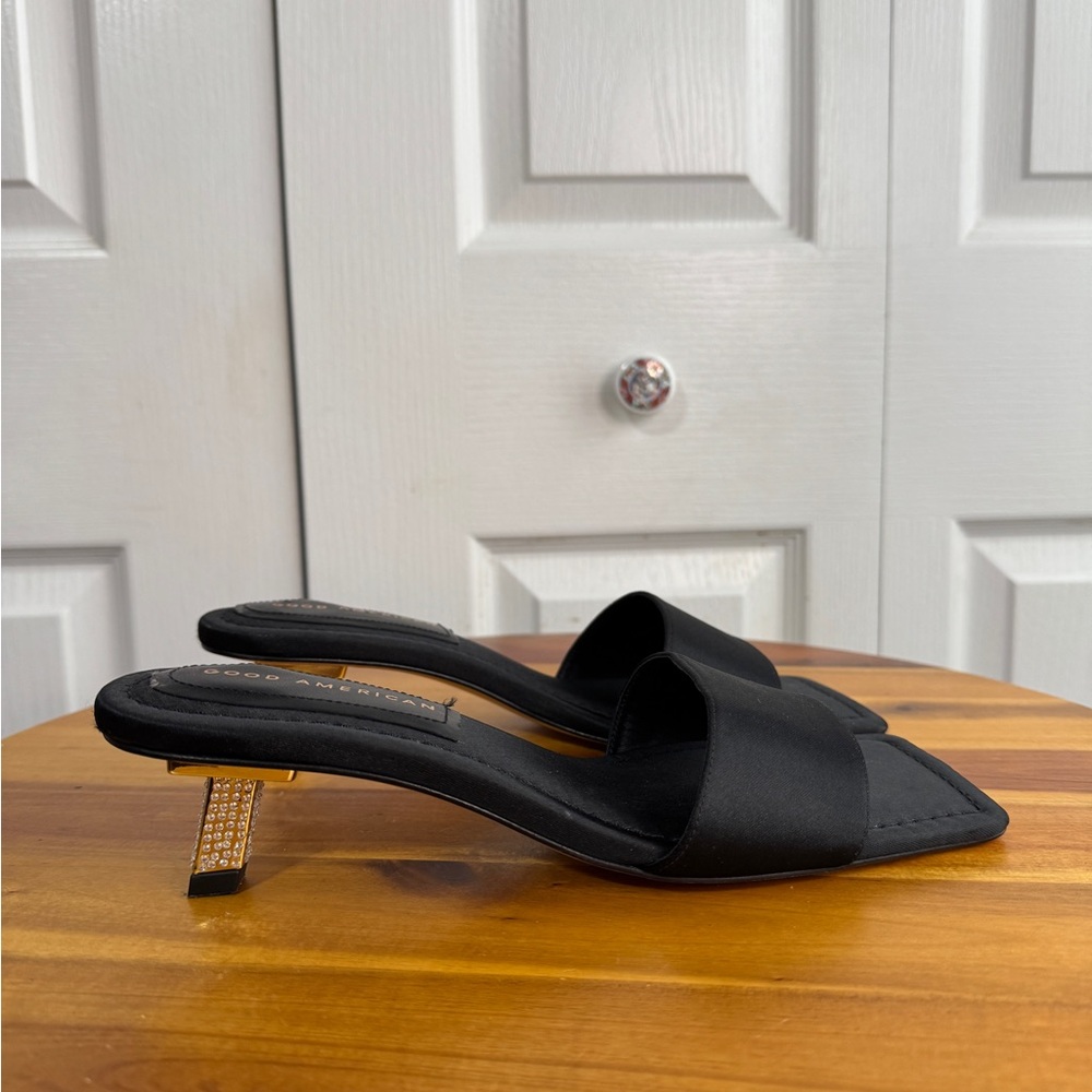 Good American kickstand slide mules size 7